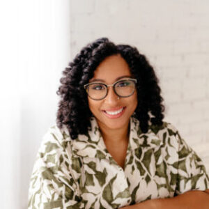 Profile photo of Phoebe Applon